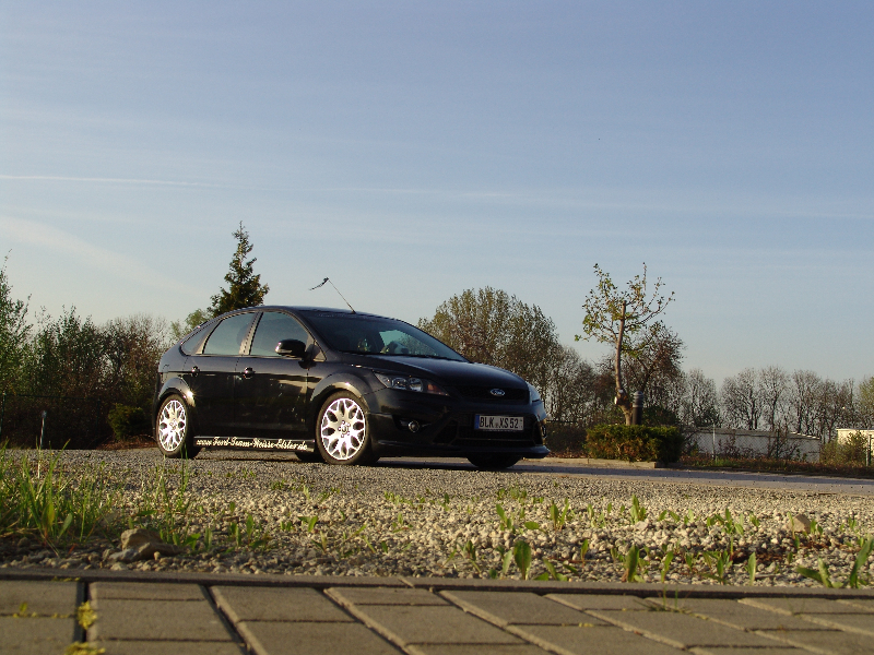 Manus schwarzer Ford Focus MK2 Facelift