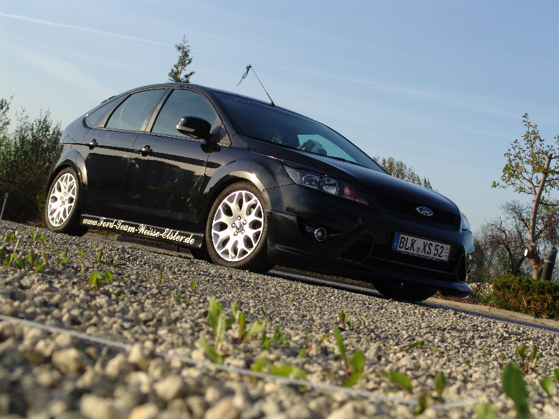 Manus schwarzer Ford Focus MK2 Facelift