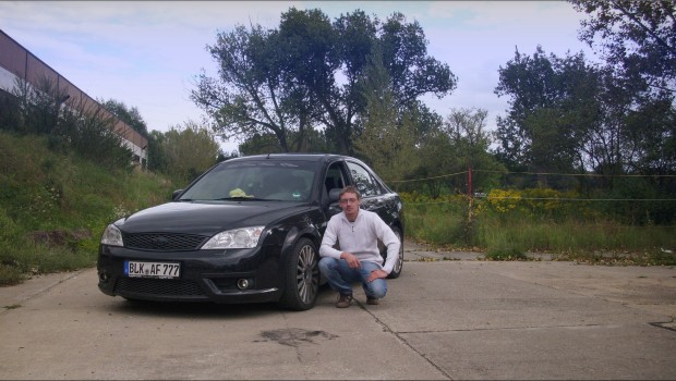 Tweet Tweet Sven sein Ford Mondeo ST220 ist ein wares Kraftpaket, mit seinen 226 PS die der 2,8l V6 Motor leistet wird er in 7,5 sekunden auf Tempo 100 katpultiert. Da kommt ein normaler Escort nicht mit. Auch auf diversen Tuning treffen und Ford events ist das Auto immer wieder einen Blickfang wert. Im moment hat Sven mit seinem Mondeo ST das leistungsstärkste Fahrzeug in unserem Team. Related PostsViertelmeilenrennen Ford […]